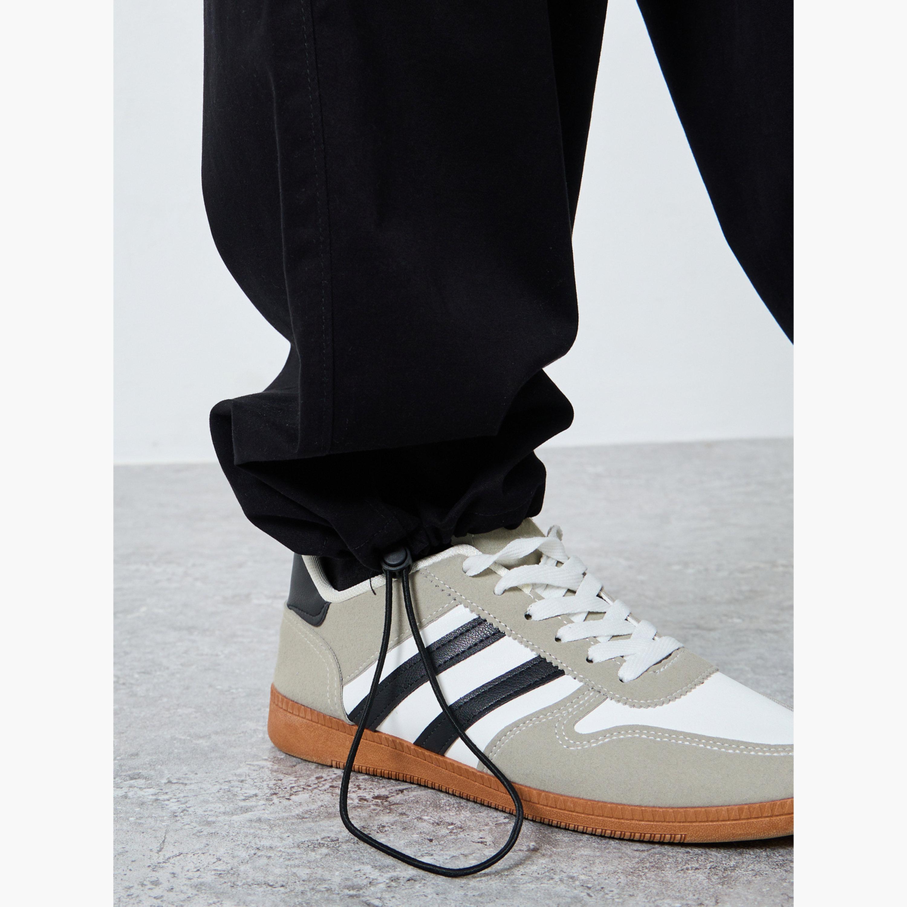 ستايلي - بنطال رجالي أسود مريح بقصّة واسعة-men-clothing-bottoms-trousersandchinos-trousers-image-4
