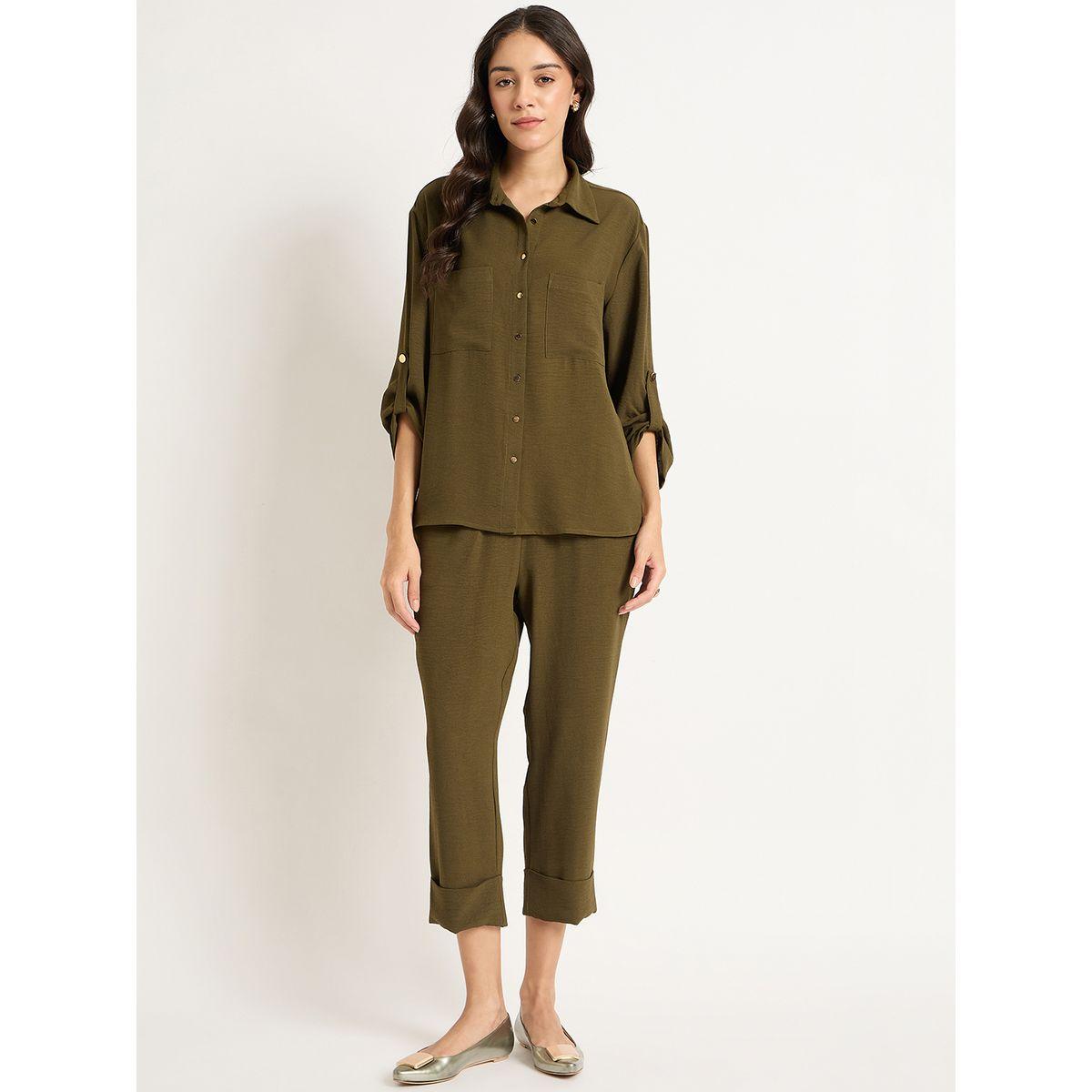 طقم منسق من بنطال كابري وبلوزة بتفاصيل جيوب-women-clothing-coordsets-image-1