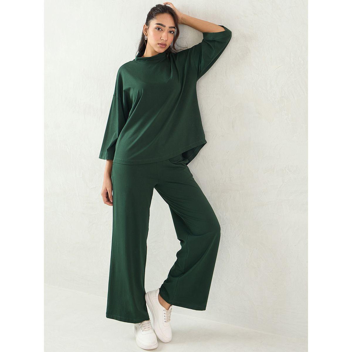 طقم منسق من بنطال وبلوزة محبوكة بياقة عالية-women-clothing-coordsets-image-6