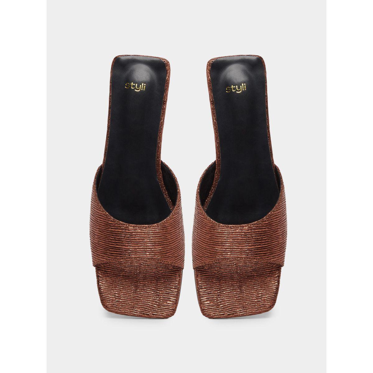 Styli Textured Slip-On Flat Sandals-women-shoes-sandals-flats-image-5