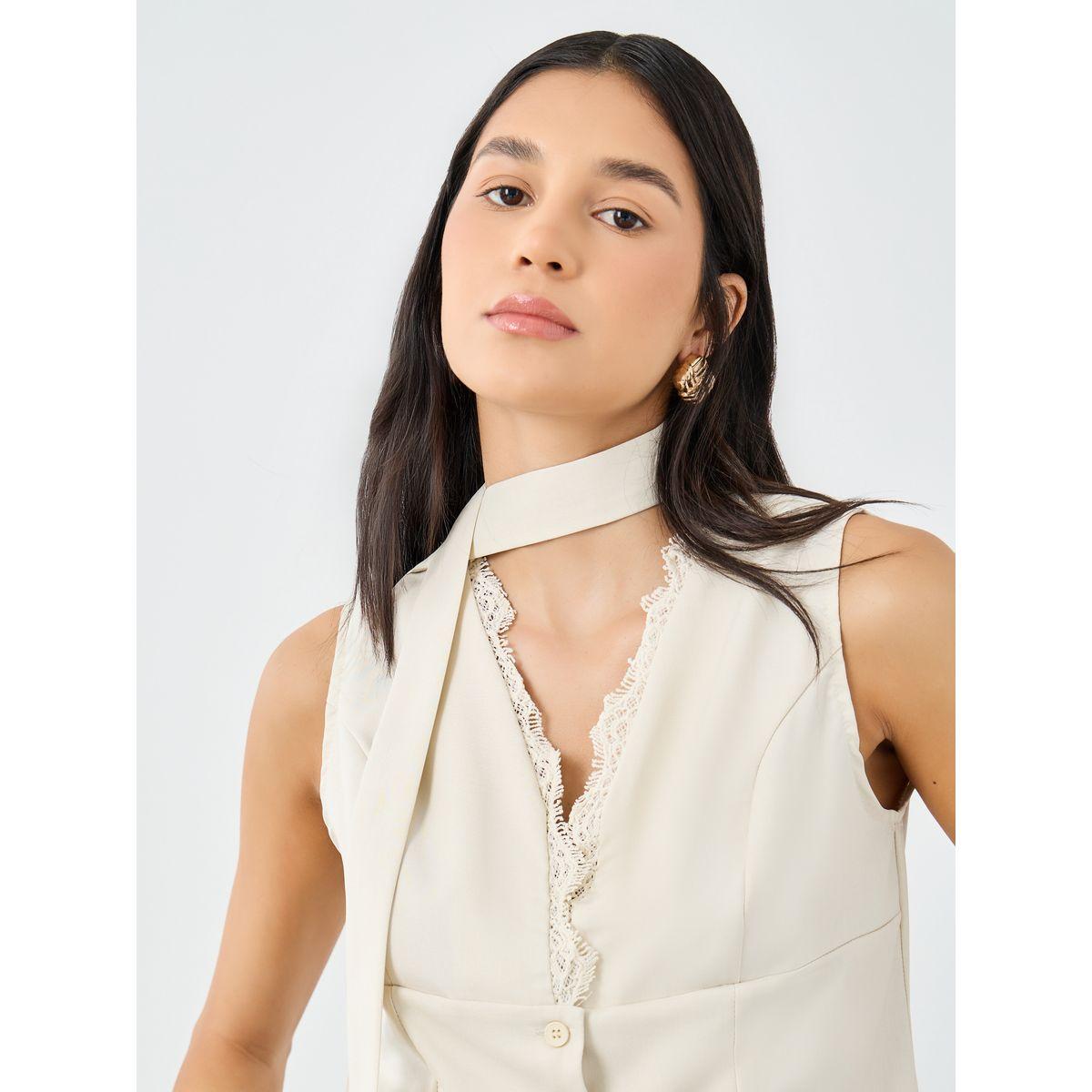 معطف بتفاصيل دانتيل بدون أكمام-women-clothing-coatsandjackets-waistcoats-image-4