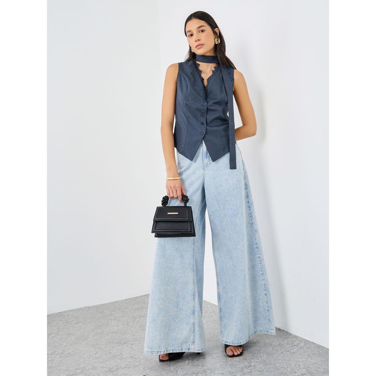 معطف بتفاصيل دانتيل بدون أكمام-women-clothing-coatsandjackets-waistcoats-image-2
