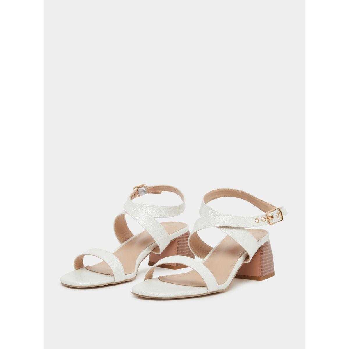 صندل بكعب سميك وسيور كروس مع إبزيم-women-shoes-sandals-heeled-image-2