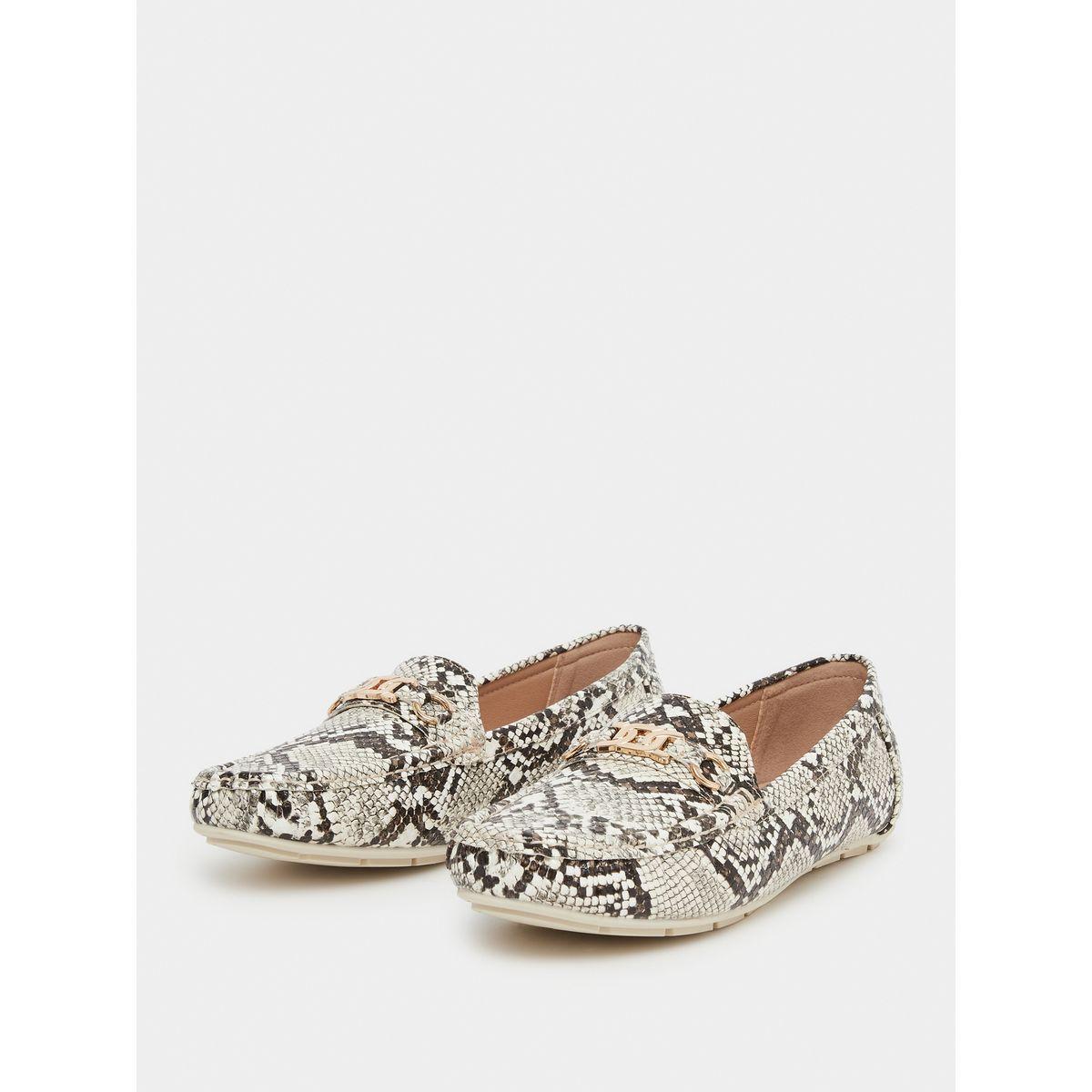 حذاء بطبعة جلد الثعبان بتفاصيل إبزيم-women-shoes-flats-loafers-image-2