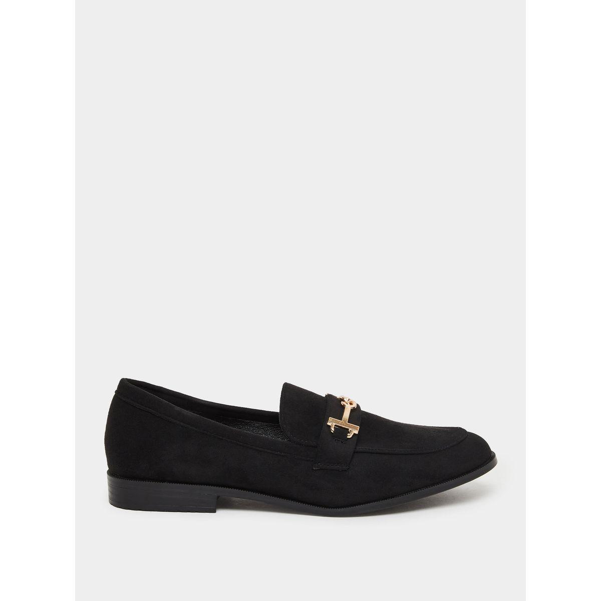 حذاء بمقدمة دائرية ومزين بحلية معدنية-women-shoes-flats-loafers-image-1