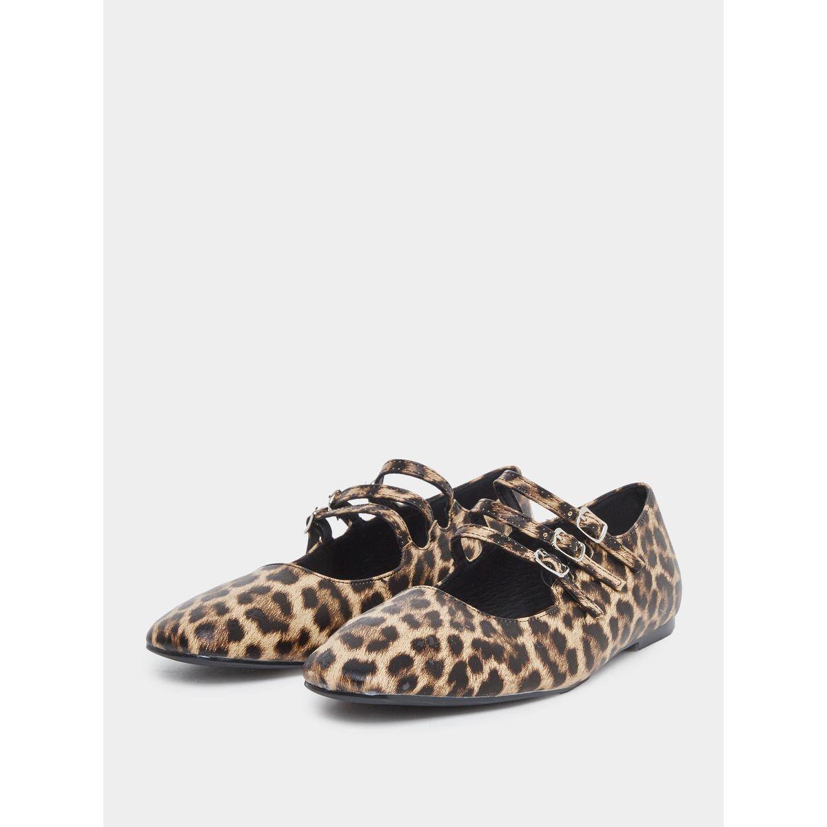 Styli Leopard Print Buckle Strap Ballerina Shoes-women-shoes-ballerinas-image-2