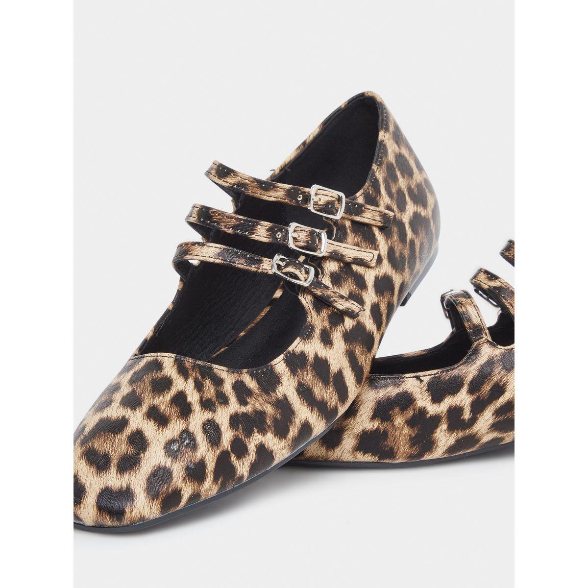 Styli Leopard Print Buckle Strap Ballerina Shoes-women-shoes-ballerinas-image-3