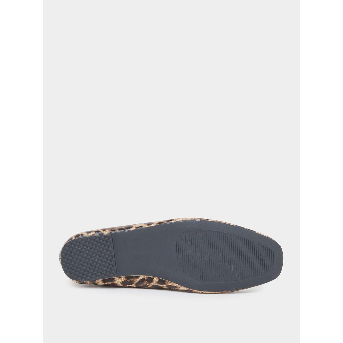 حذاء باليرينا بتفاصيل إبزيم وطبعة ليوبارد-women-shoes-ballerinas-image-6