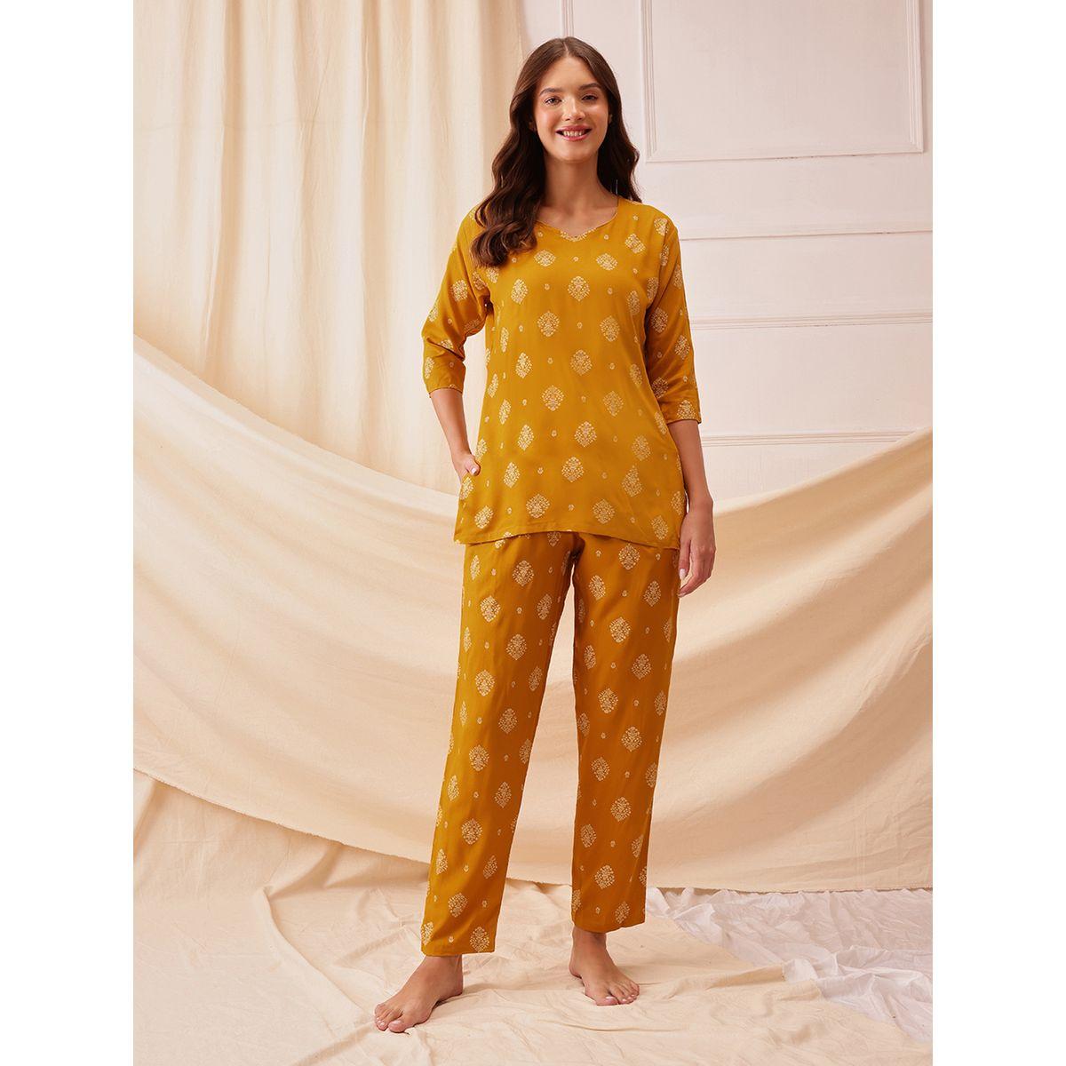 Clovia Printed V-Neck Top and Pyjama Set-women-clothing-nightwear-pyjamas-longsets-image-1