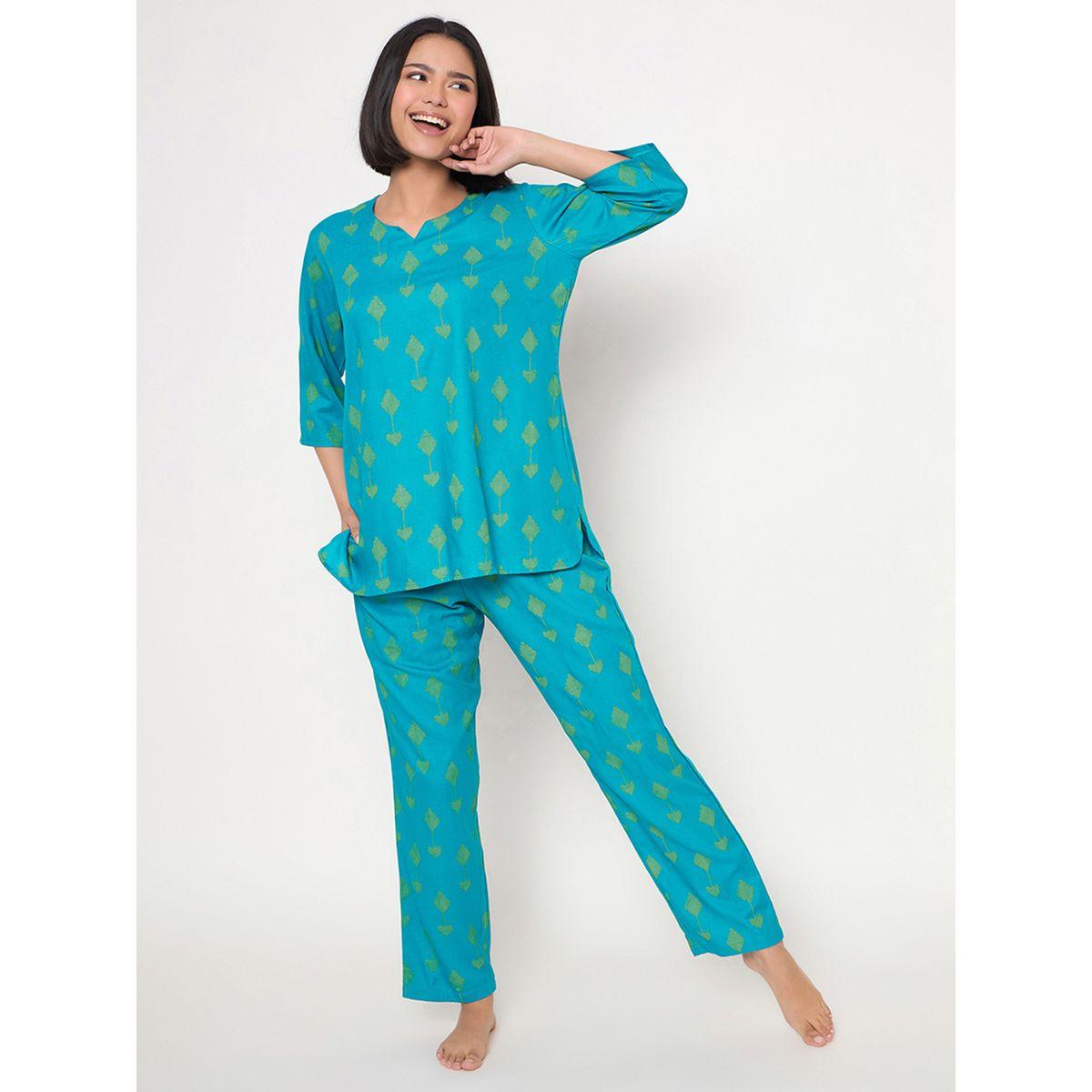 Clovia Printed Notch Neck Top and Pyjama Set-women-clothing-nightwear-pyjamas-longsets-image-3