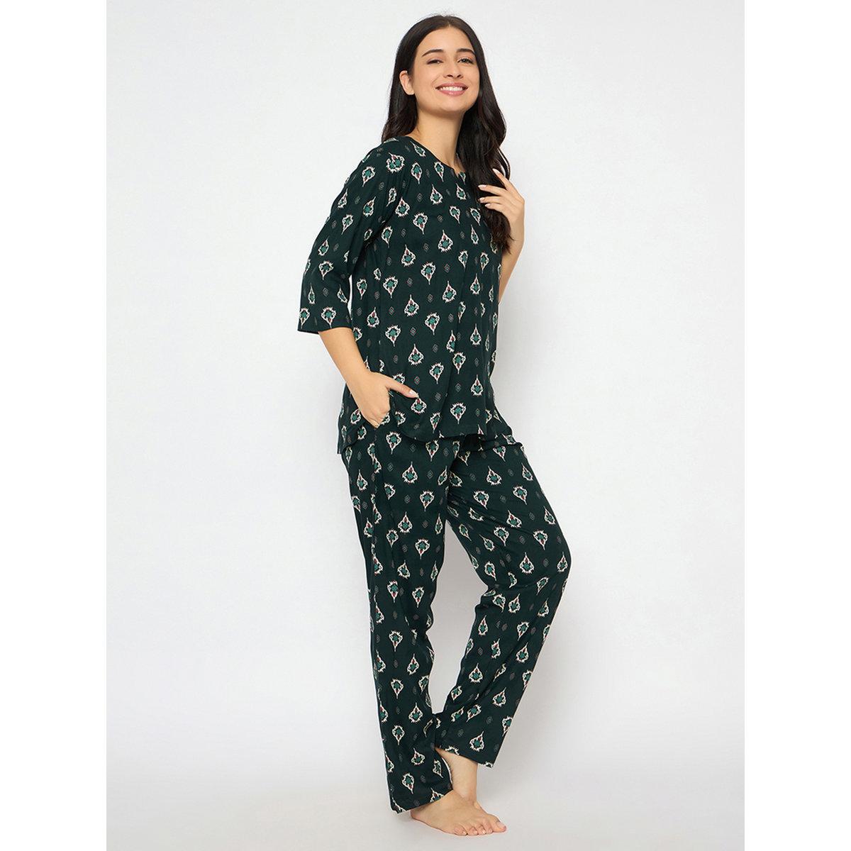 طقم بيجاما من بنطال وبلوزة بطبعة وياقة بشق-women-clothing-nightwear-pyjamas-longsets-image-5