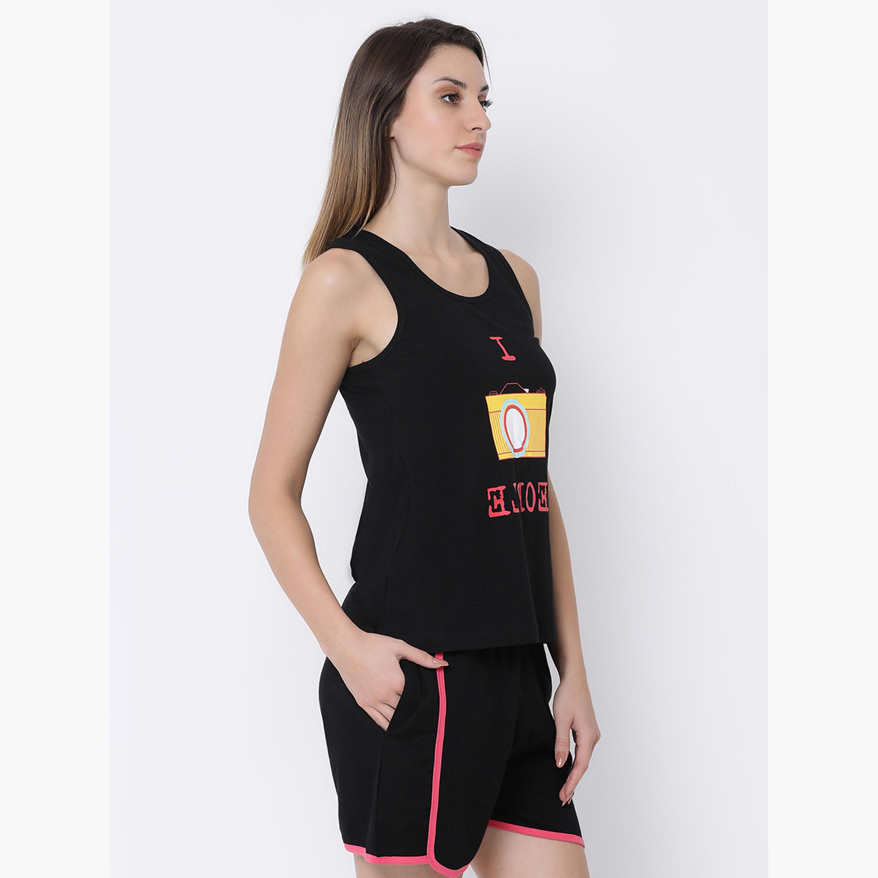 كلوفيا - بيجاما بطبعة جرافيكية توب وشورت-women-clothing-nightwear-pyjamas-shortsets-image-5
