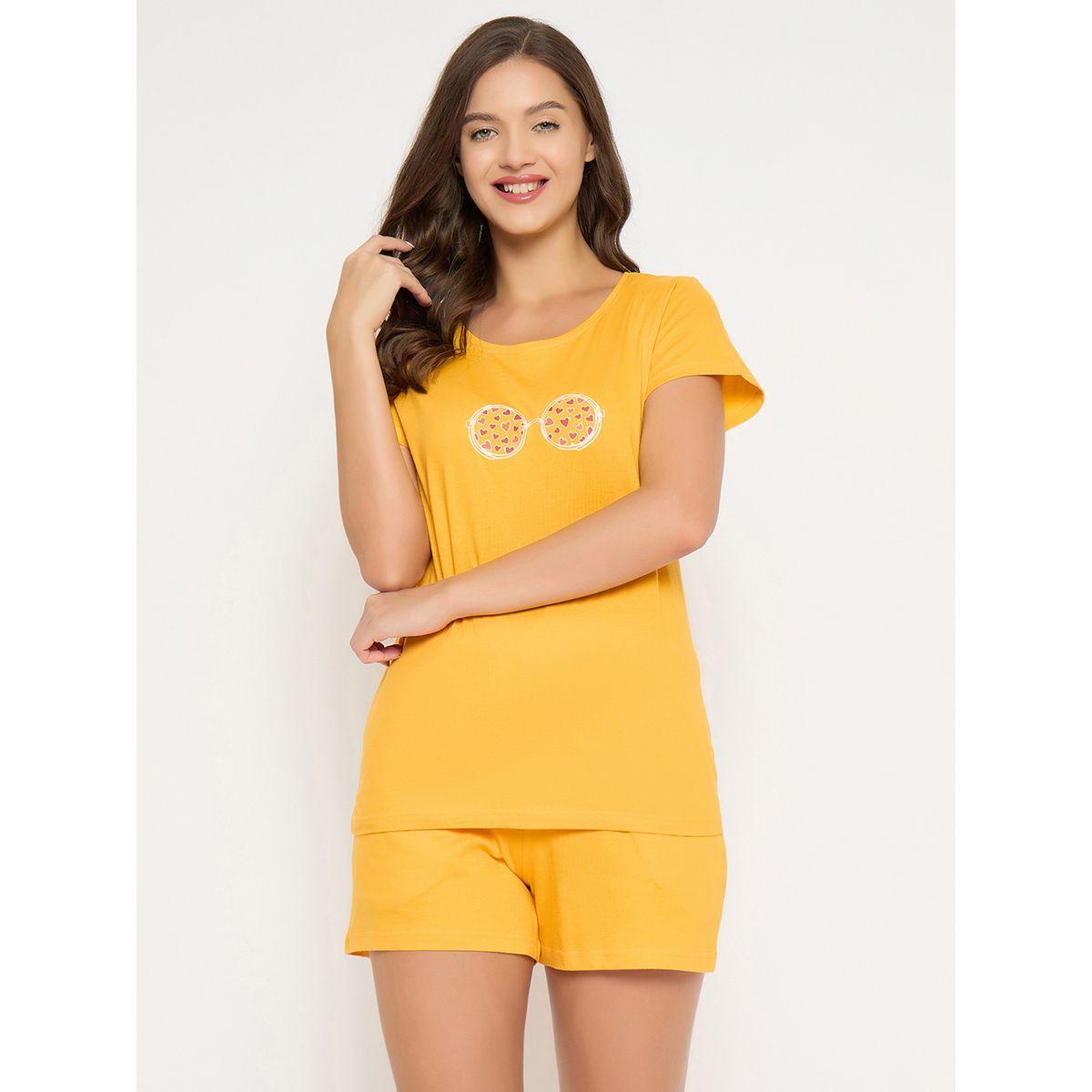 مجموعة من شورت وبلوزة بطبعة جرافيك-women-clothing-nightwear-pyjamas-shortsets-image-2