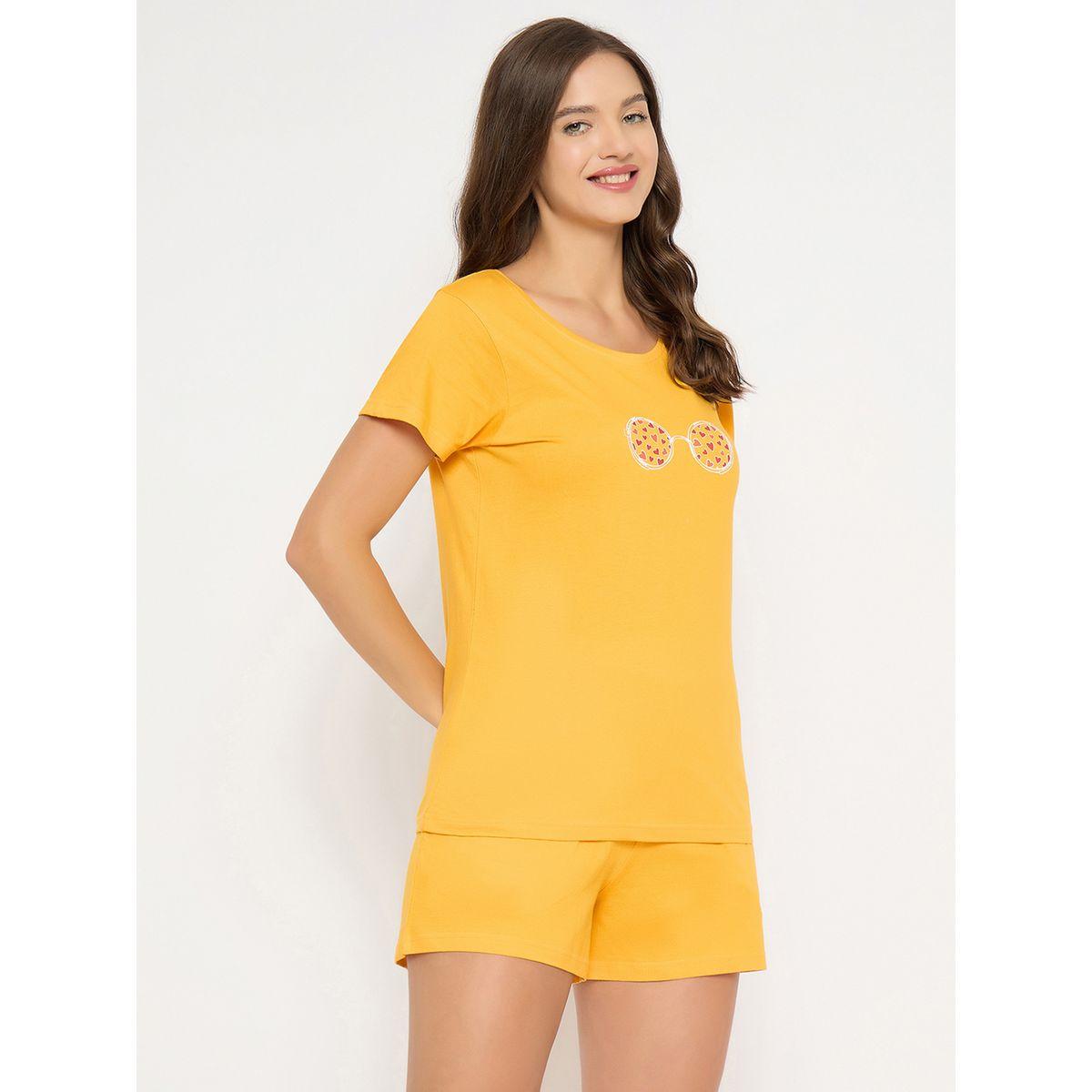 مجموعة من شورت وبلوزة بطبعة جرافيك-women-clothing-nightwear-pyjamas-shortsets-image-4