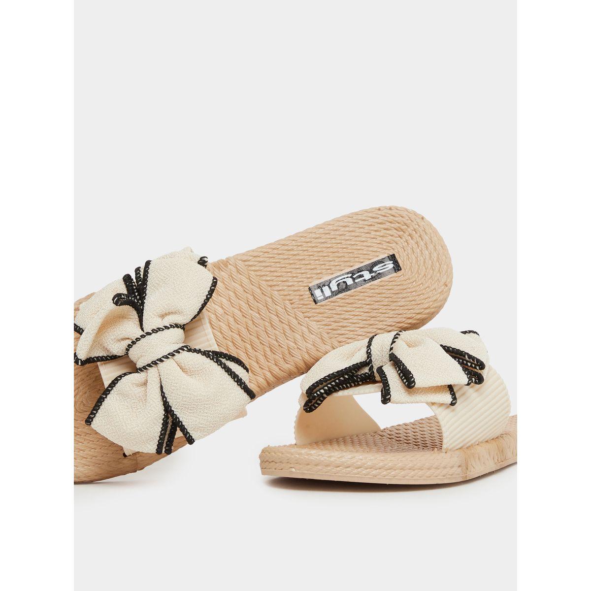 شبشب بتفاصيل مُتباينة وربطة فيونكة-women-shoes-flipflopsandslides-image-3