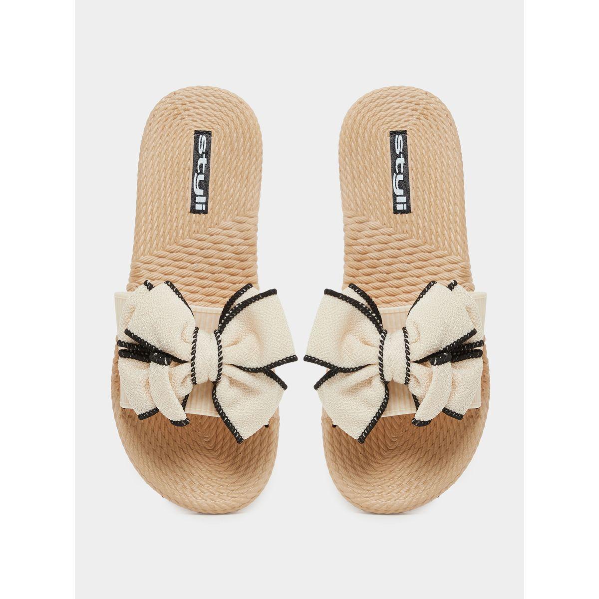 شبشب بتفاصيل مُتباينة وربطة فيونكة-women-shoes-flipflopsandslides-image-5