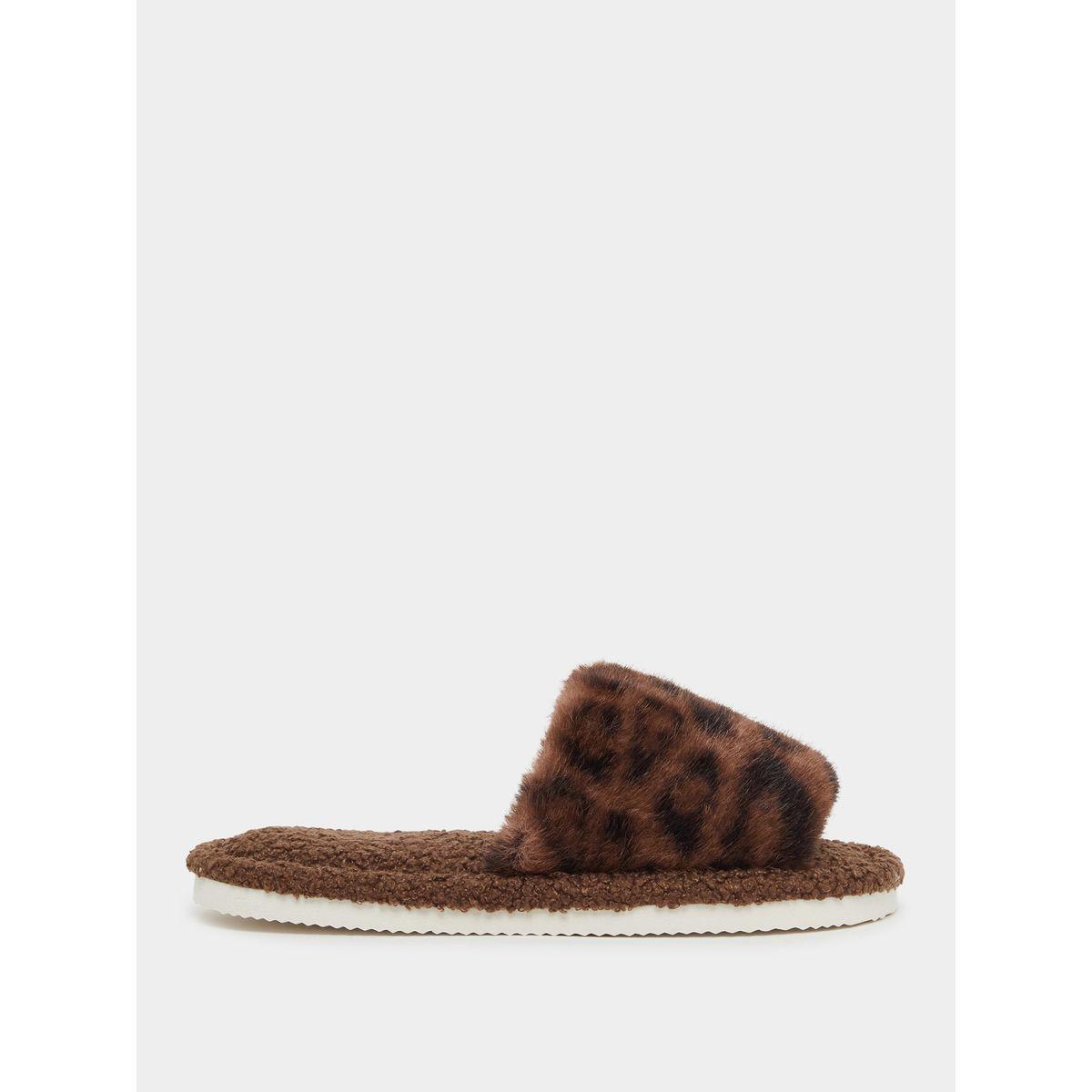 شبشب غرفة نوم مزين بفرو صناعي-women-shoes-flipflopsandslides-image-1