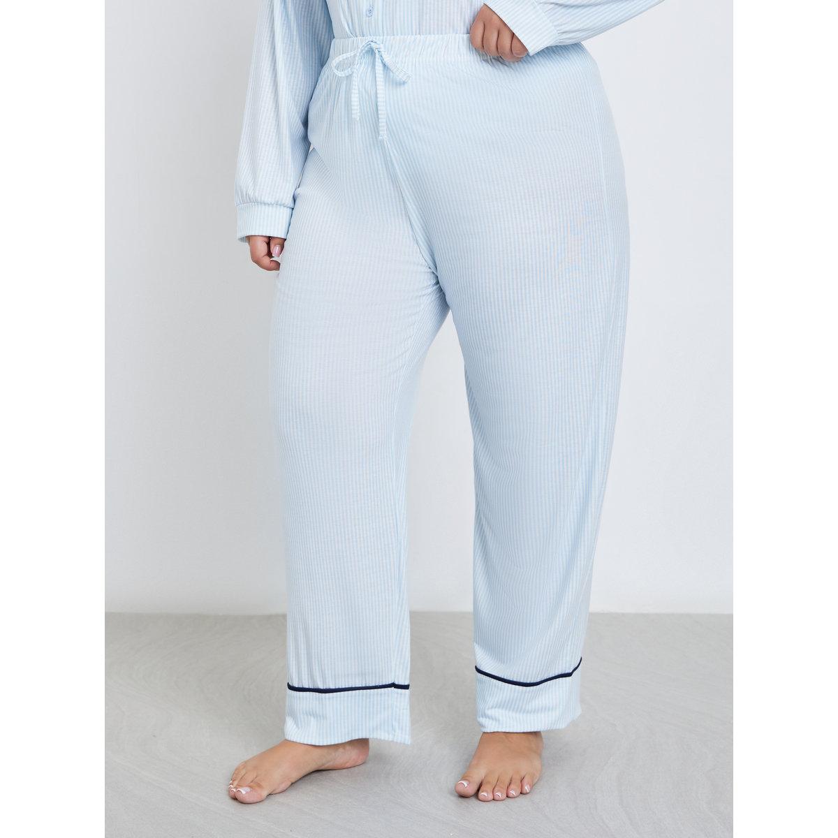 طقم من بنطال بيجاما وبلوزة مخططة بمقاس كبير-women-clothing-plussize-nightwear-nightwearsets-image-6