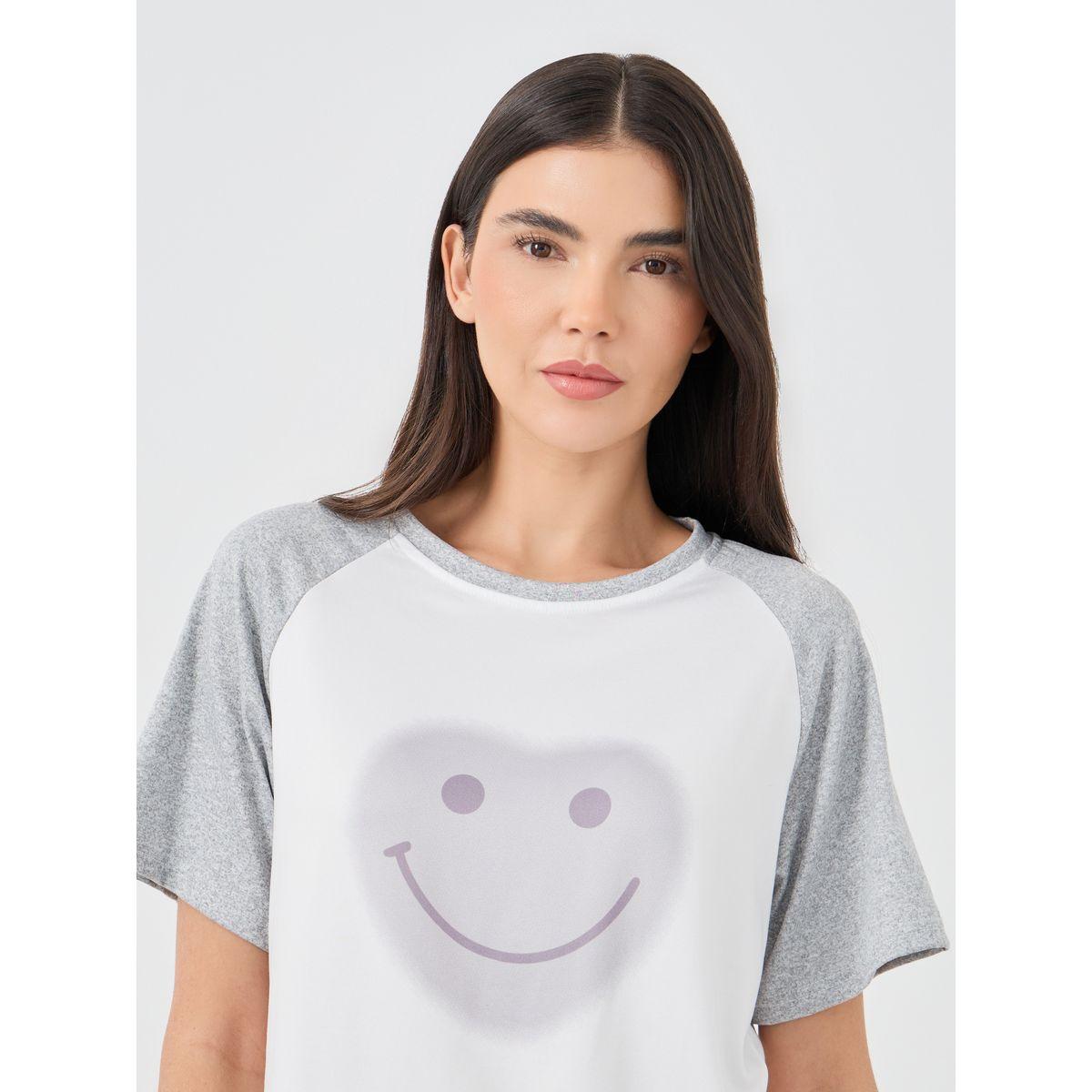 Styli Raglan Sleeve Smile Printed T-Shirt and Shorts Pyjama Set-women-clothing-nightwear-pyjamas-shortsets-image-3