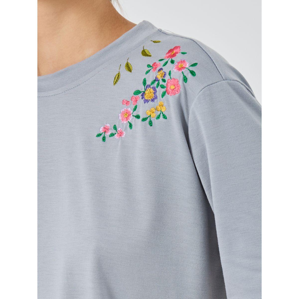 Styli Embroidered Detail Oversized T-Shirt-women-clothing-tshirts-image-4