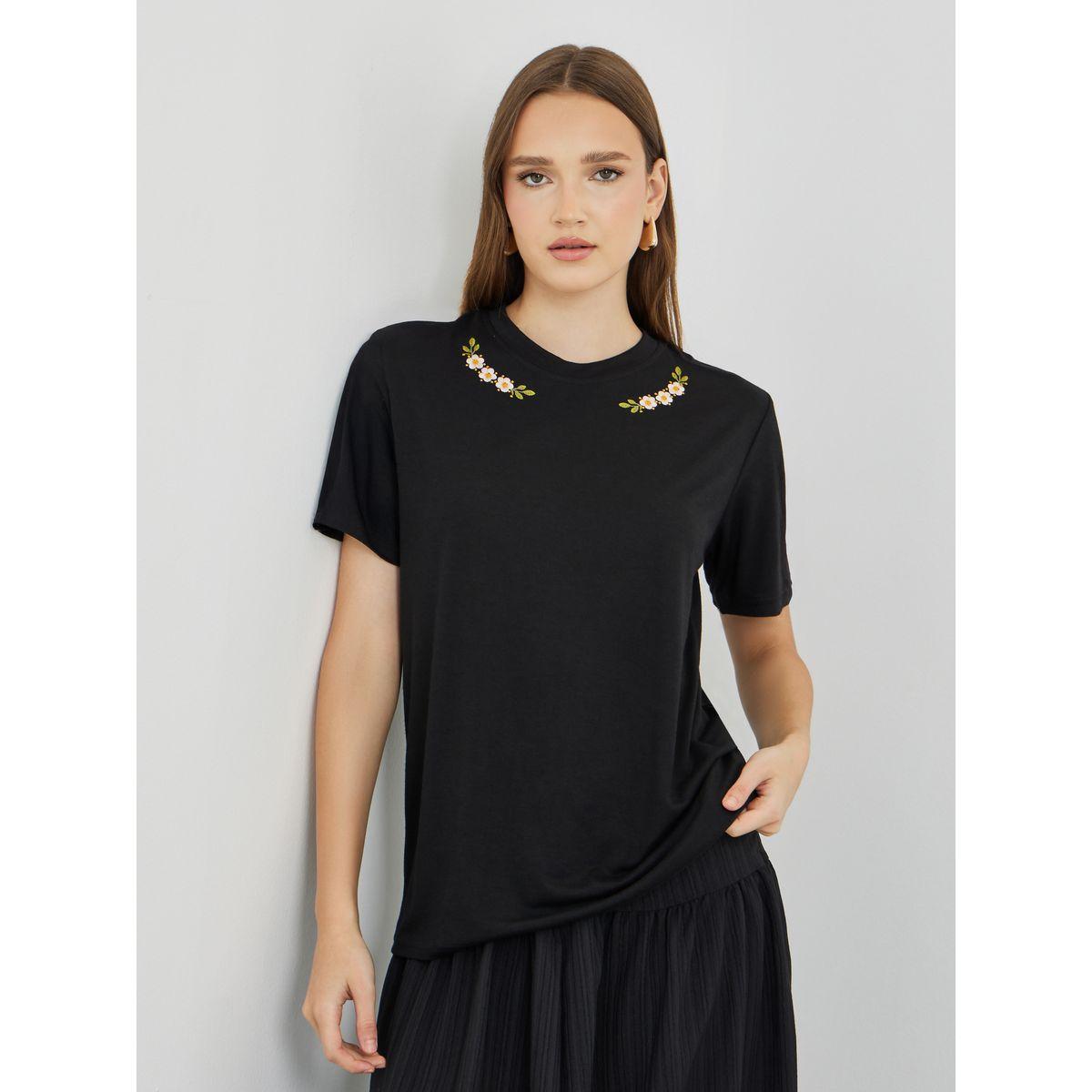 Styli Embroidery Detail Oversized T-Shirt-women-clothing-tshirts-image-1