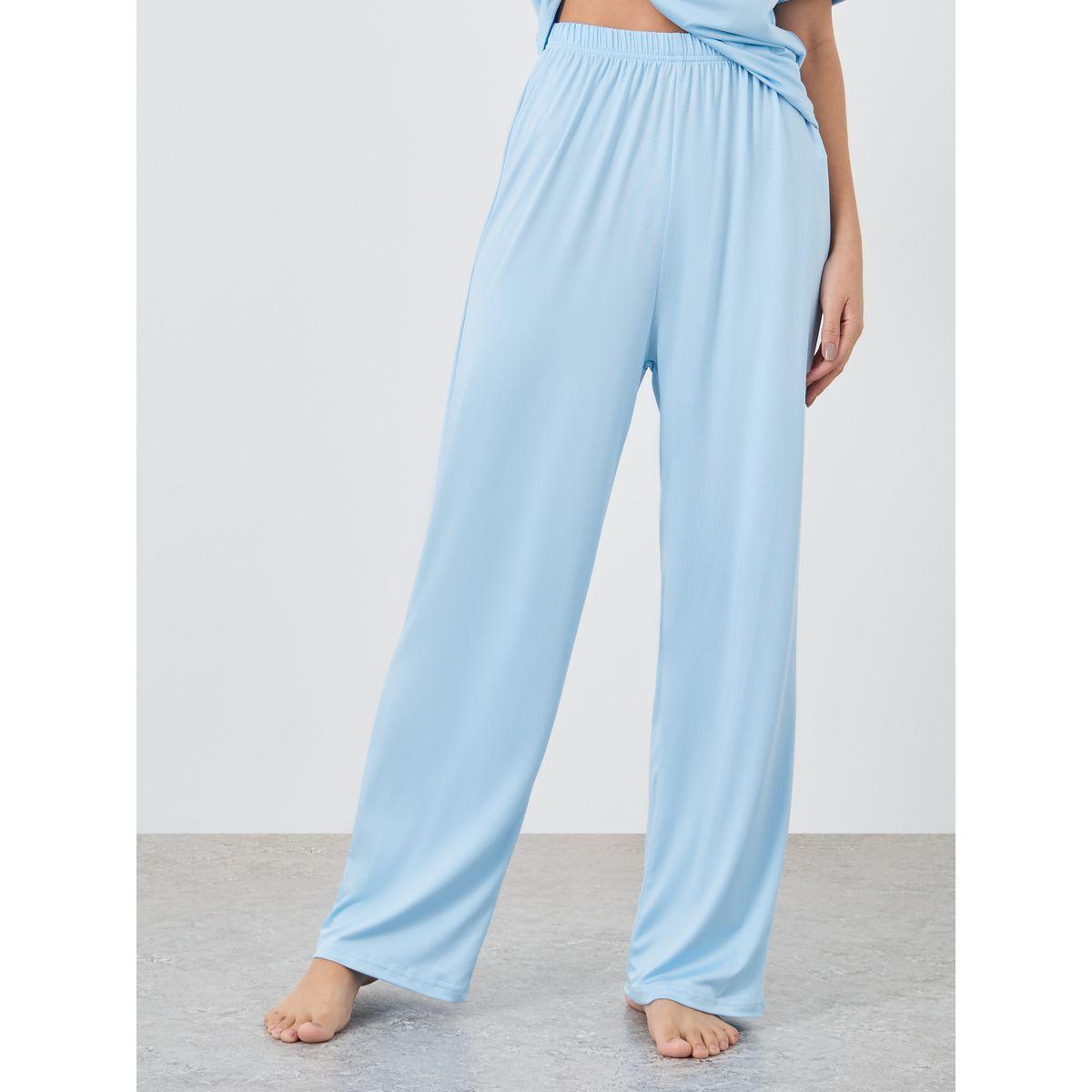 طقم من بنطال بيجاما وتيشيرت بتفاصيل أزرار-women-clothing-nightwear-pyjamas-longsets-image-4