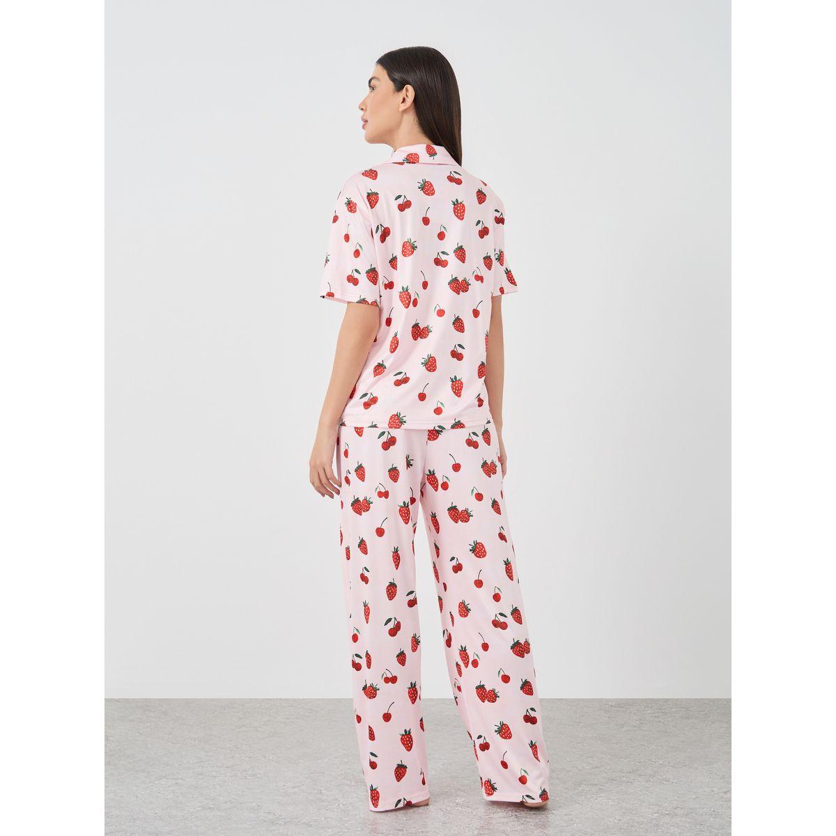 طقم منسق من بنطال بيجاما وبلوزة بطبعة فراولة-women-clothing-nightwear-pyjamas-longsets-image-4