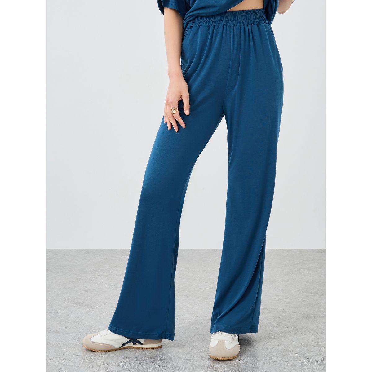 طقم منسق من جوغر وبلوزة بطبعة كتابة وقصة مريحة-women-clothing-coordsets-image-6