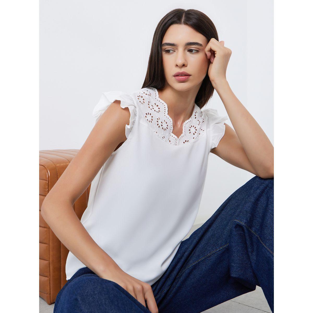 بلوزة كاجوال بتفاصيل مُطرزة-women-clothing-shirtsandblouses-blouses-image-1
