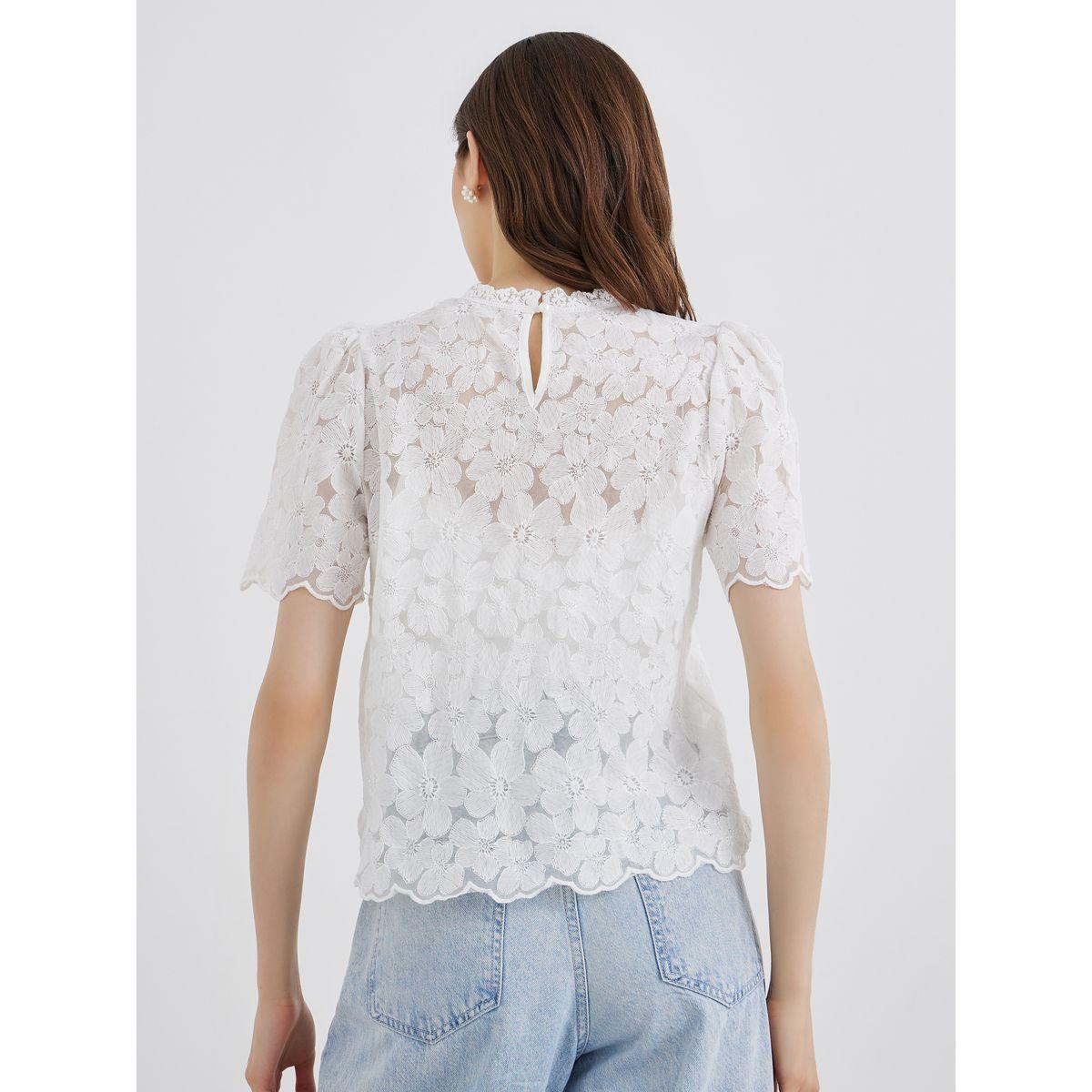 بلوزة بتفاصيل زهور مُطرزة-women-clothing-shirtsandblouses-blouses-image-5