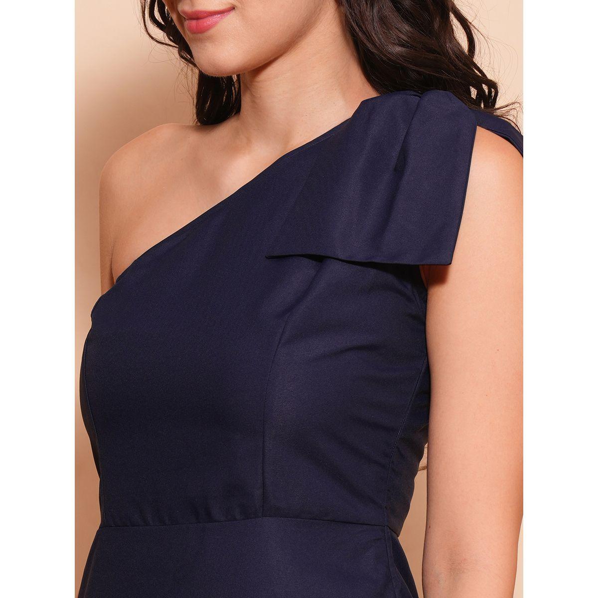 فستان طويل سادة بكتف واحد وربطة فيونكة-women-clothing-dresses-image-4
