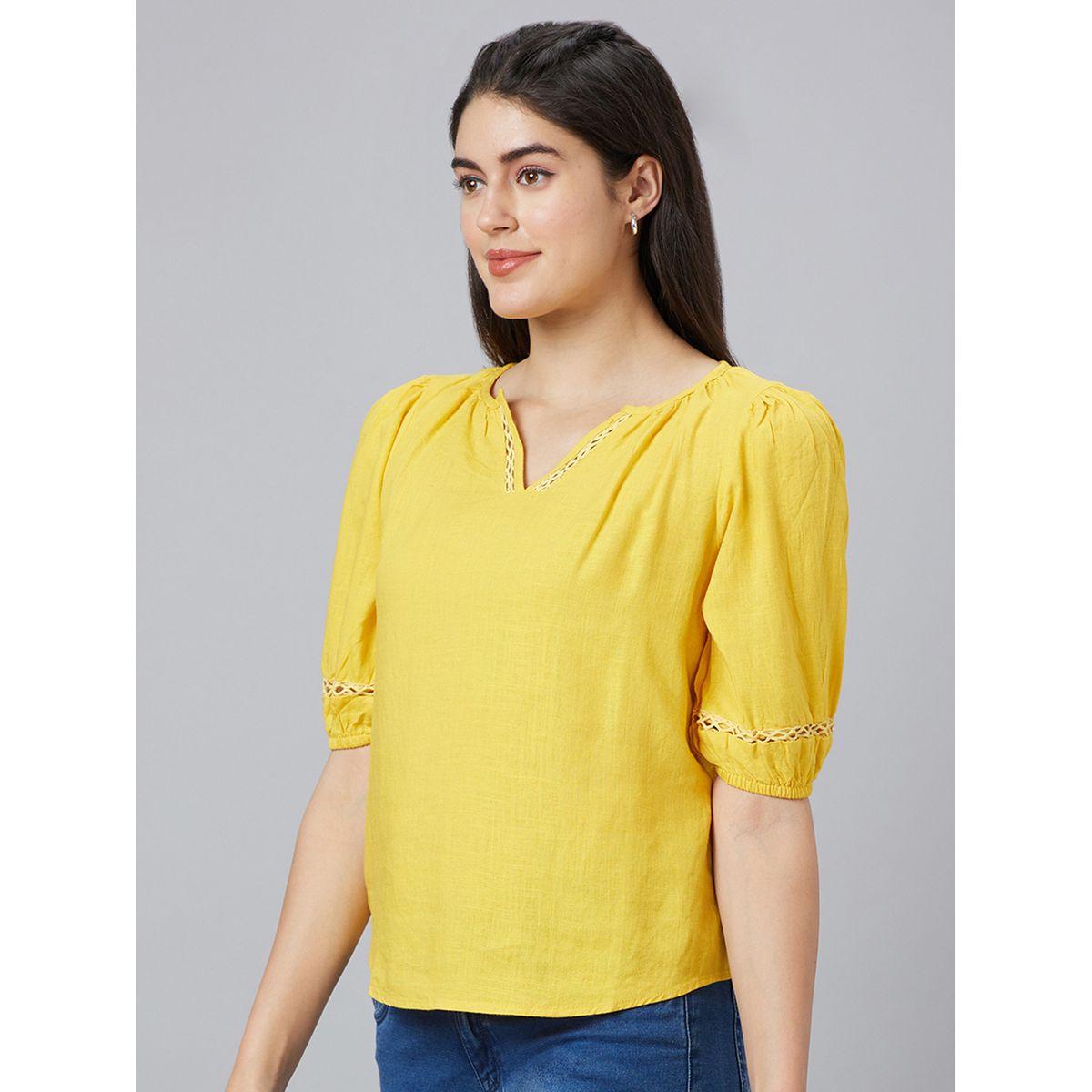 بلوزة بتفاصيل دانتيل مع ياقة بشق وأكمام منفوخة-women-clothing-shirtsandblouses-blouses-image-4