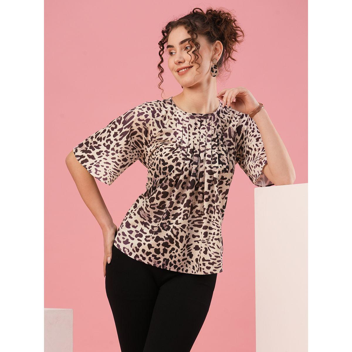 بلوزة بطبعة حيوان وياقة دائرية مع كسرات-women-clothing-shirtsandblouses-blouses-image-1