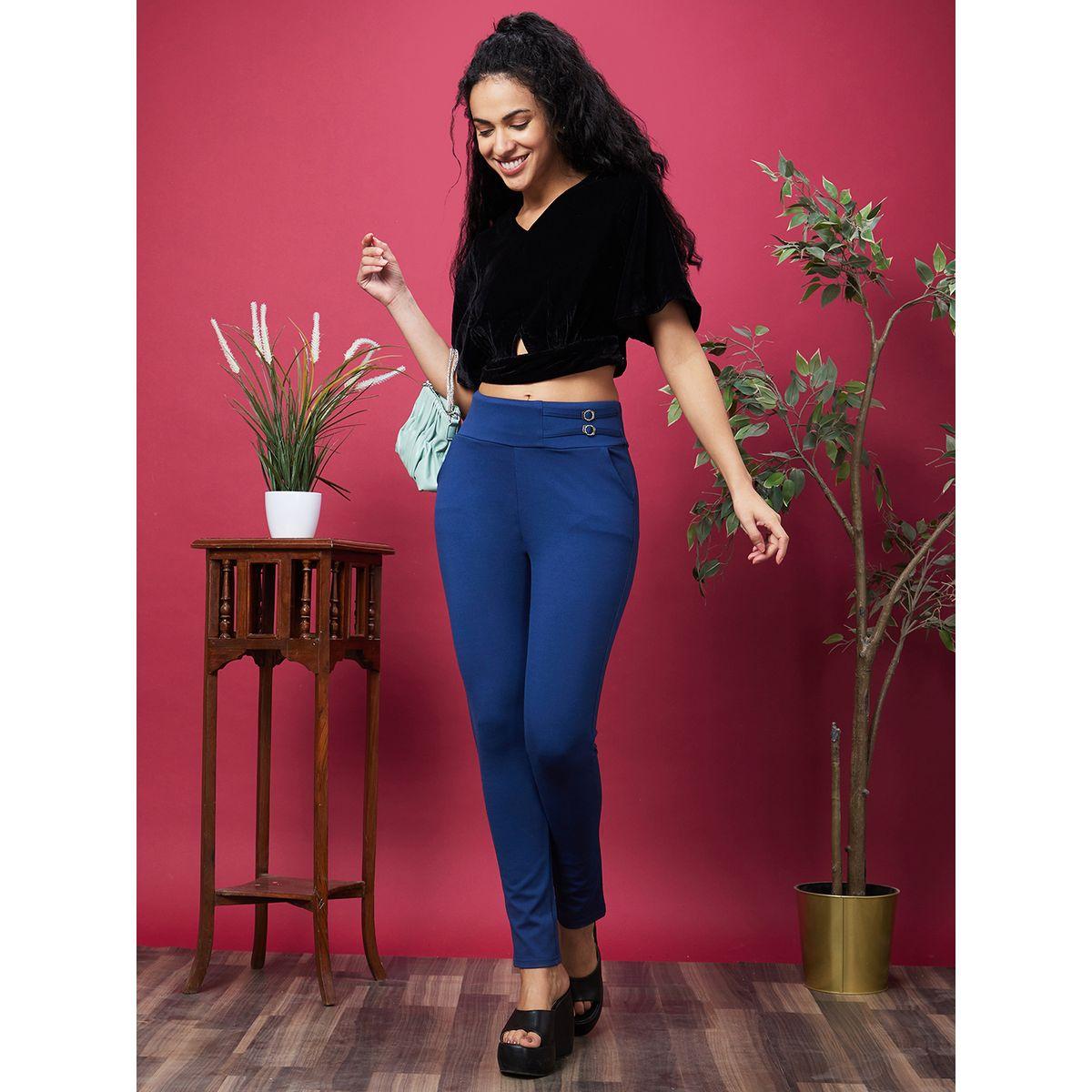Globus Solid V-Neck Flared Sleeves Velvet Crop Top-women-clothing-tshirts-image-5
