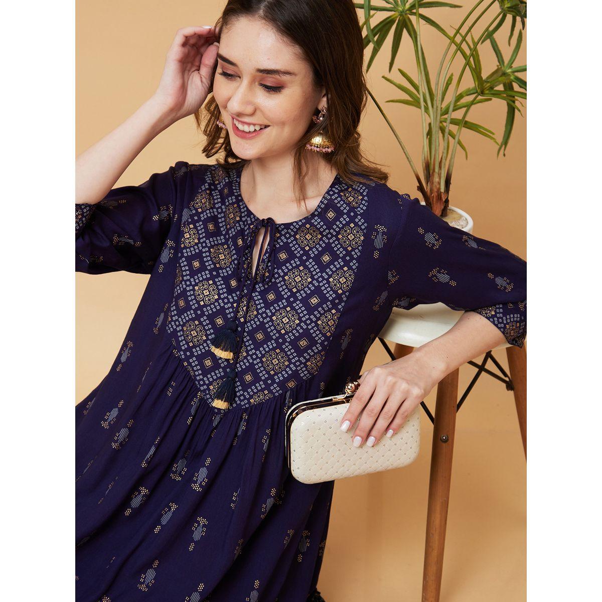 فستان قصير بحافة واسعة وياقة بأربطة-women-clothing-ethnicwear-dresses-image-1