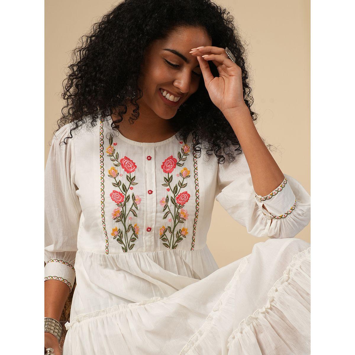 فستان بطول الركبة بتفاصيل مُطرّزة وكسرات-women-clothing-ethnicwear-dresses-image-5