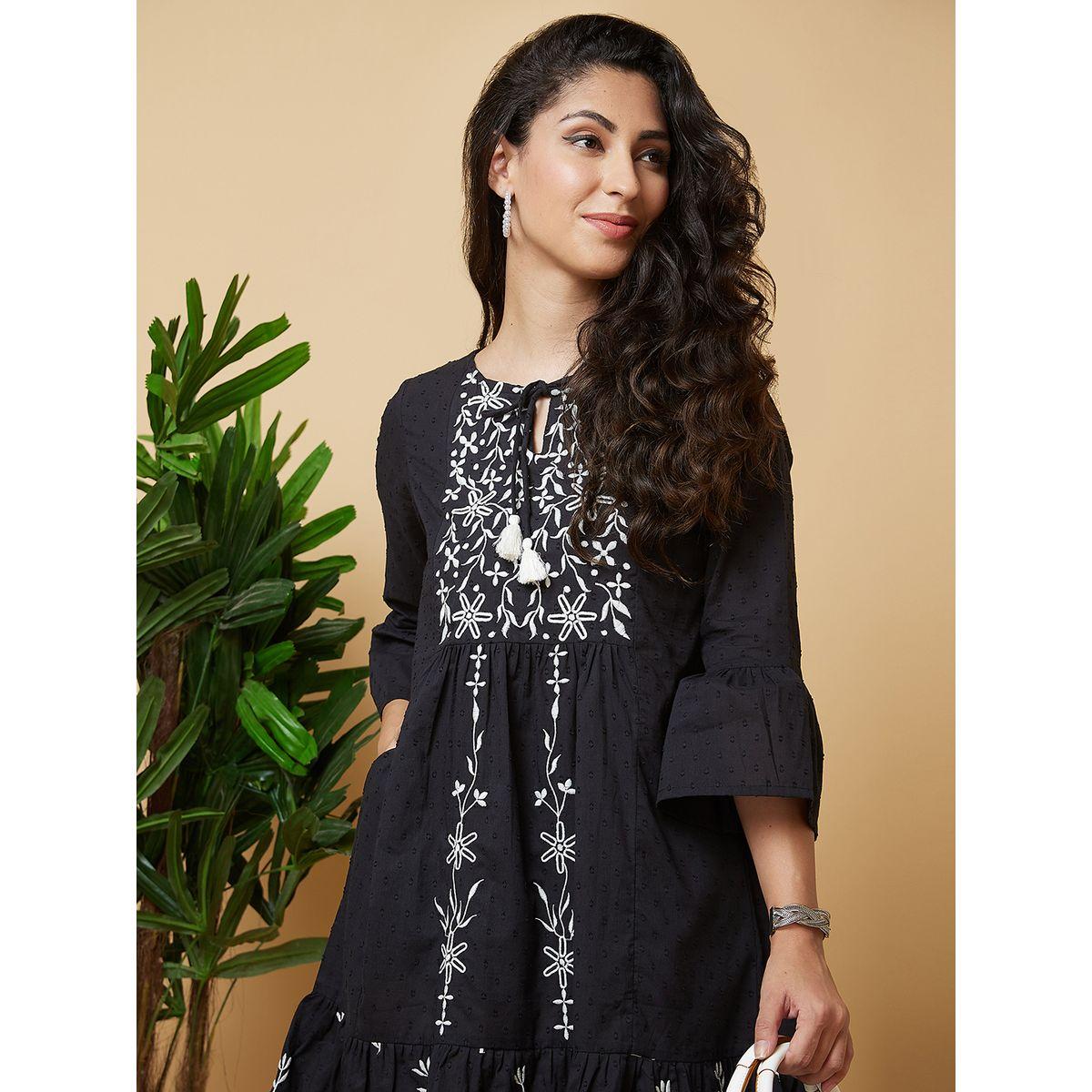 فستان قصير بتفاصيل مُطرّزة وياقة بأربطة-women-clothing-ethnicwear-dresses-image-1