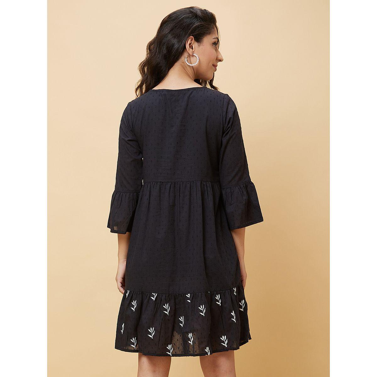 فستان قصير بتفاصيل مُطرّزة وياقة بأربطة-women-clothing-ethnicwear-dresses-image-4