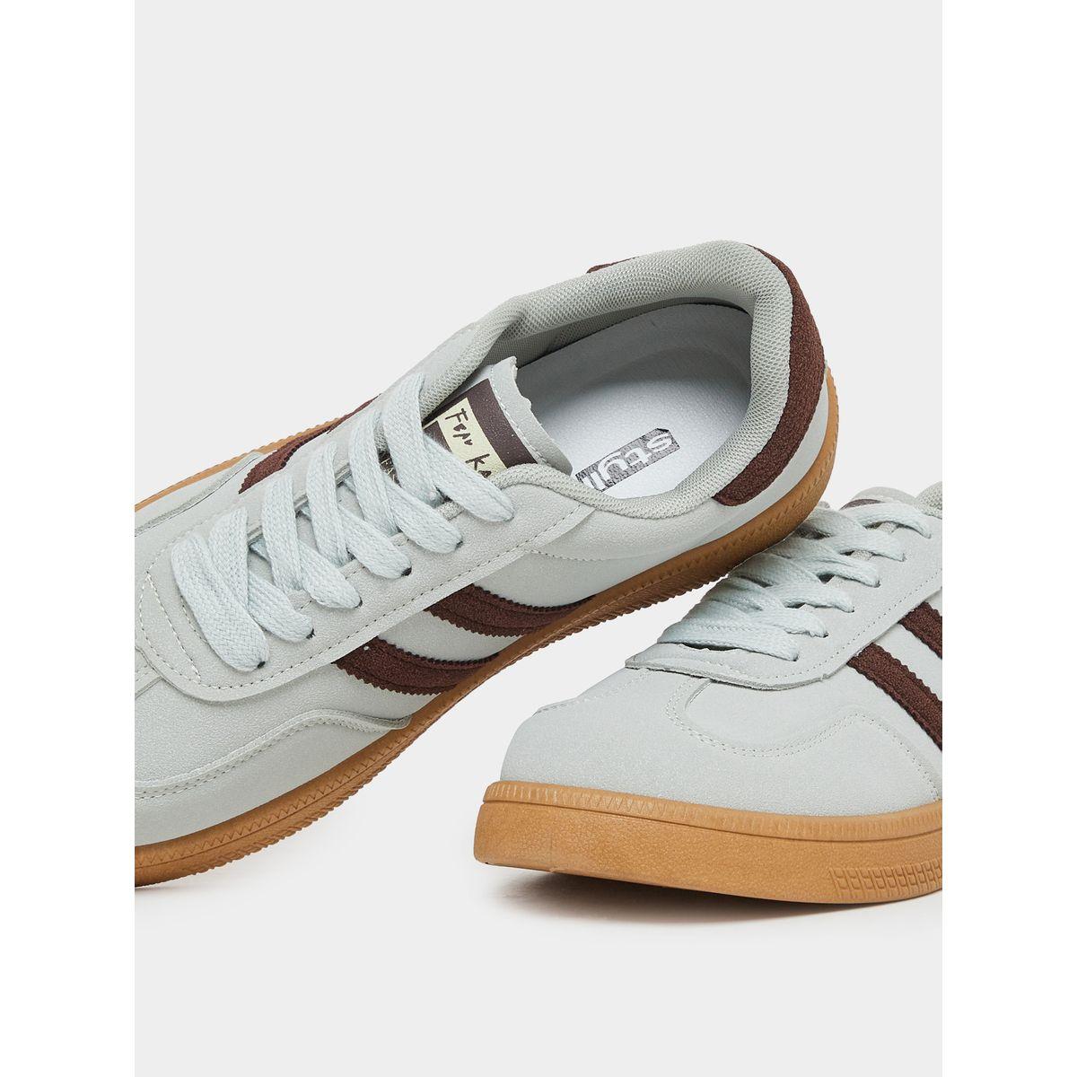 حذاء سنيكرز فلات مخطط بأربطة غلق-women-shoes-sneakers-image-3