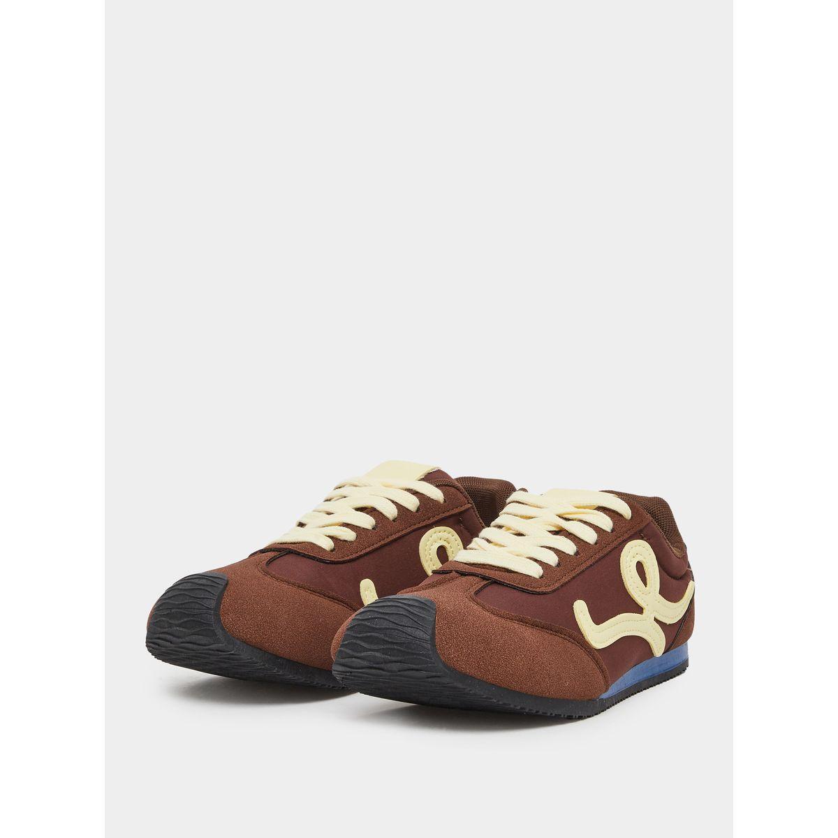 حذاء سنيكرز بشعار الماركة-women-shoes-sneakers-image-2