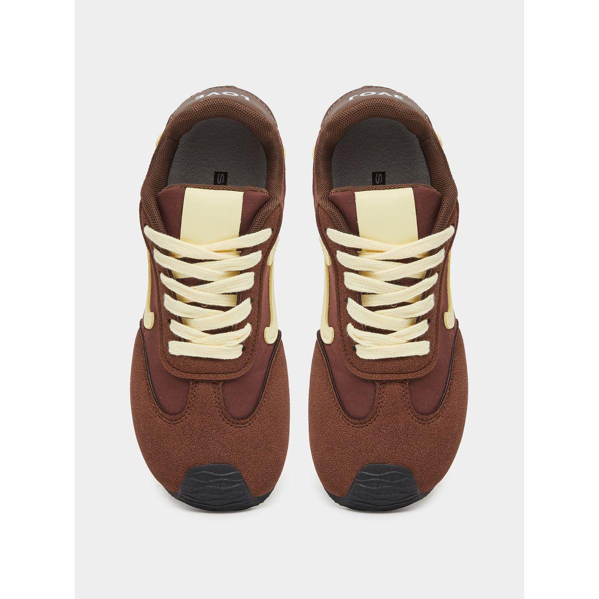 حذاء سنيكرز بشعار الماركة-women-shoes-sneakers-image-5