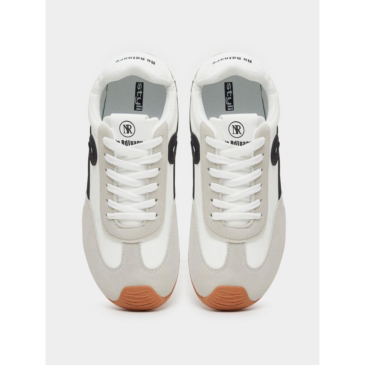 حذاء سنيكرز بأربطة غلق-women-shoes-sneakers-image-5