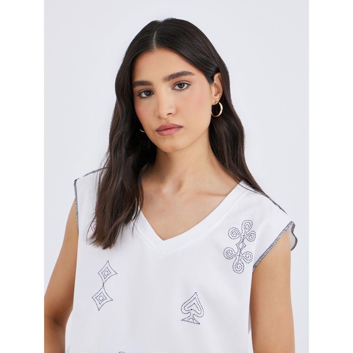 Styli Graphic Print V Neck T-Shirt with Overlock Seam-women-clothing-tshirts-image-3