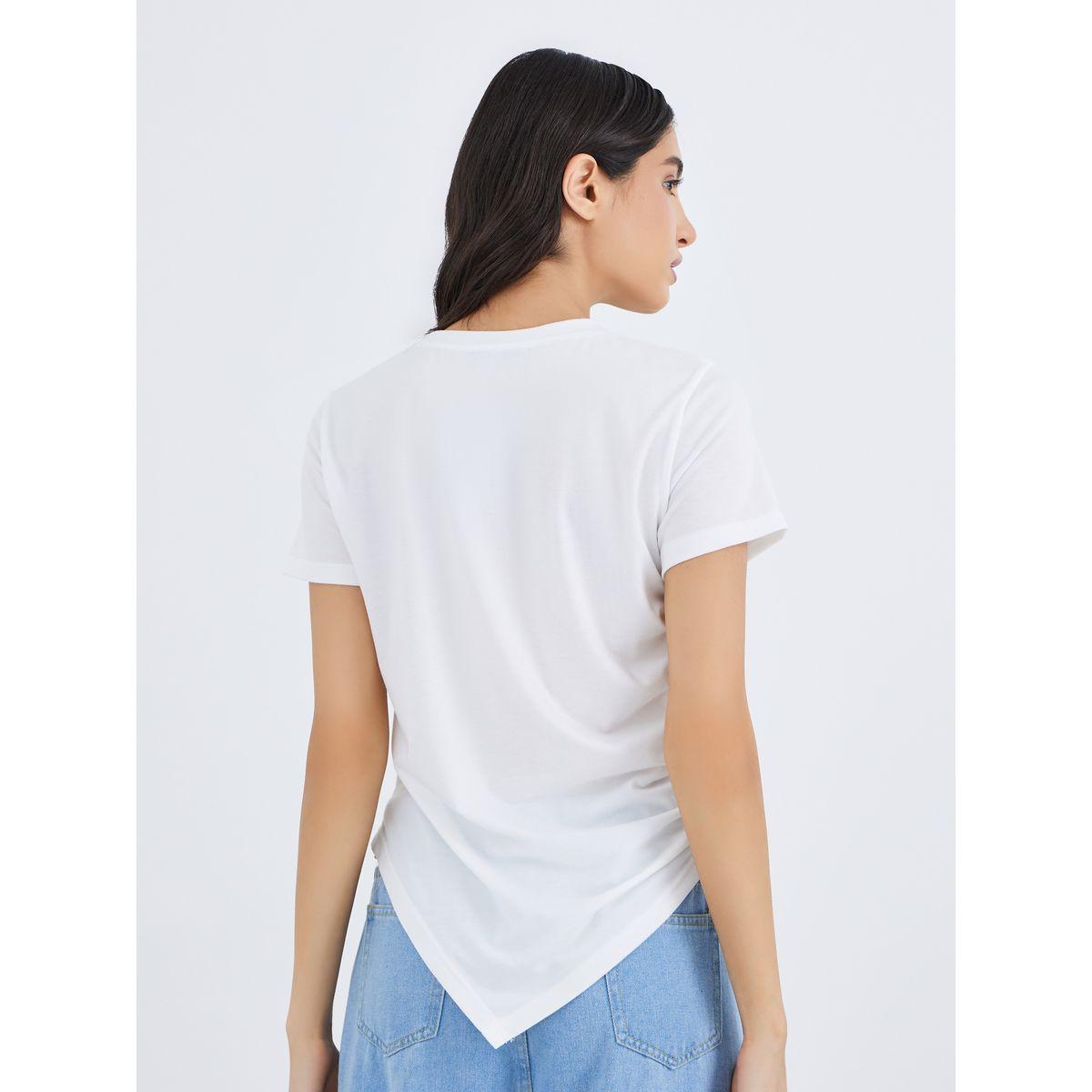 تيشيرت بحافة غير متماثلة وتفاصيل مزمومة-women-clothing-tshirts-image-4