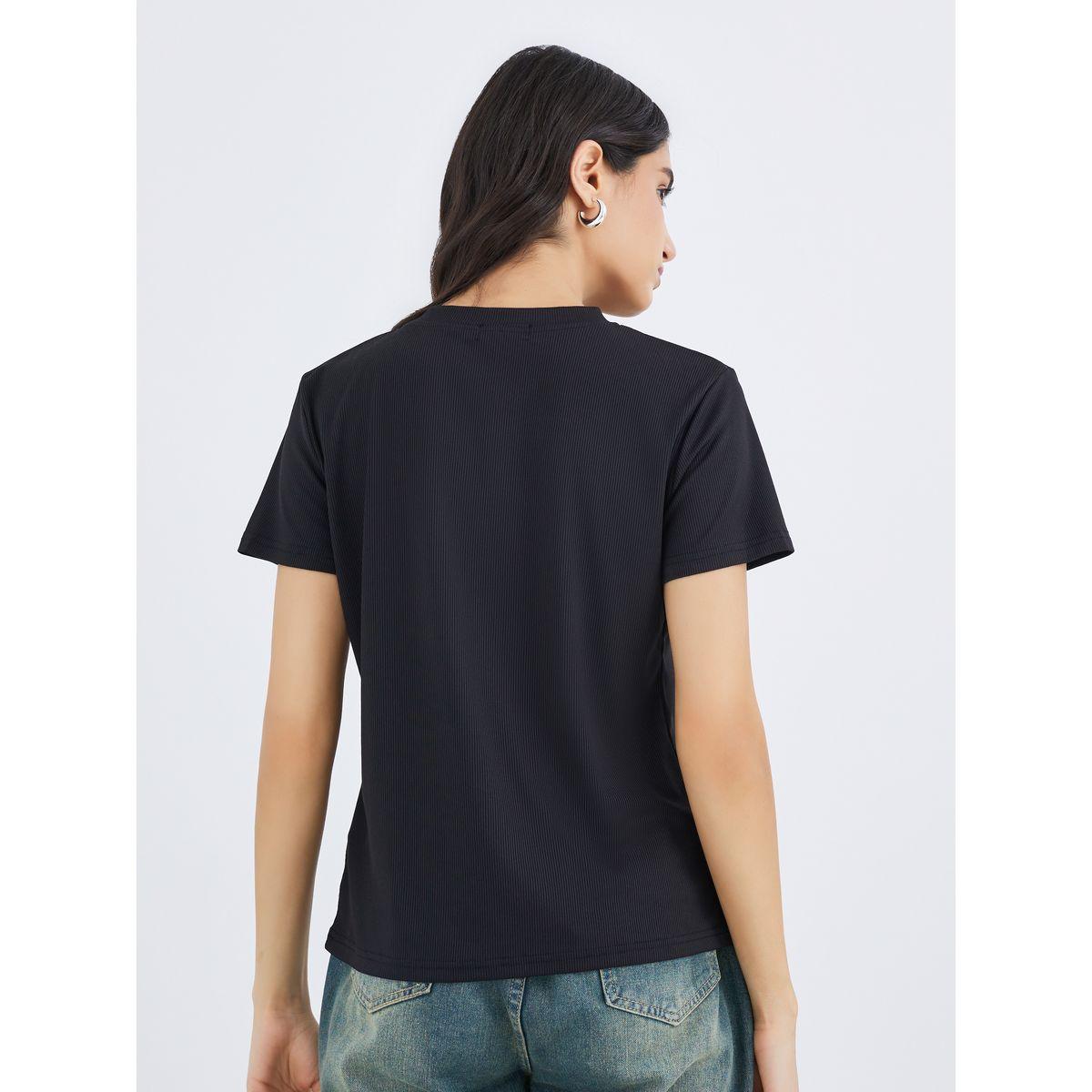 تيشيرت بقصة عادية وتفاصيل مُضلعة-women-clothing-tshirts-image-4