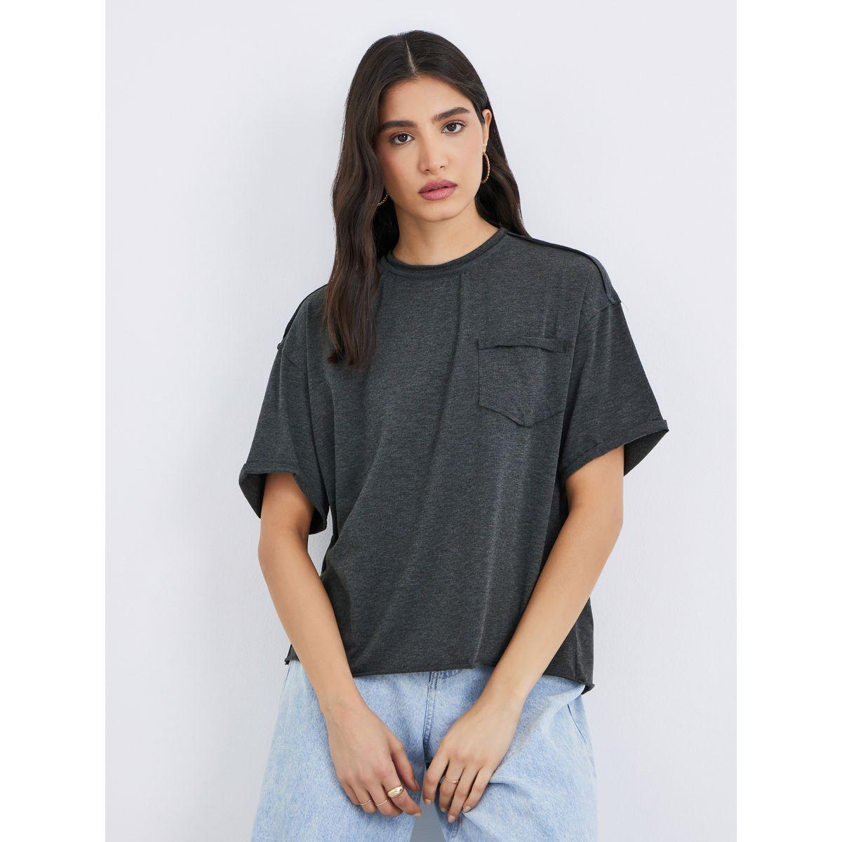 تيشيرت فضفاض بتفاصيل جيب-women-clothing-tshirts-image-1