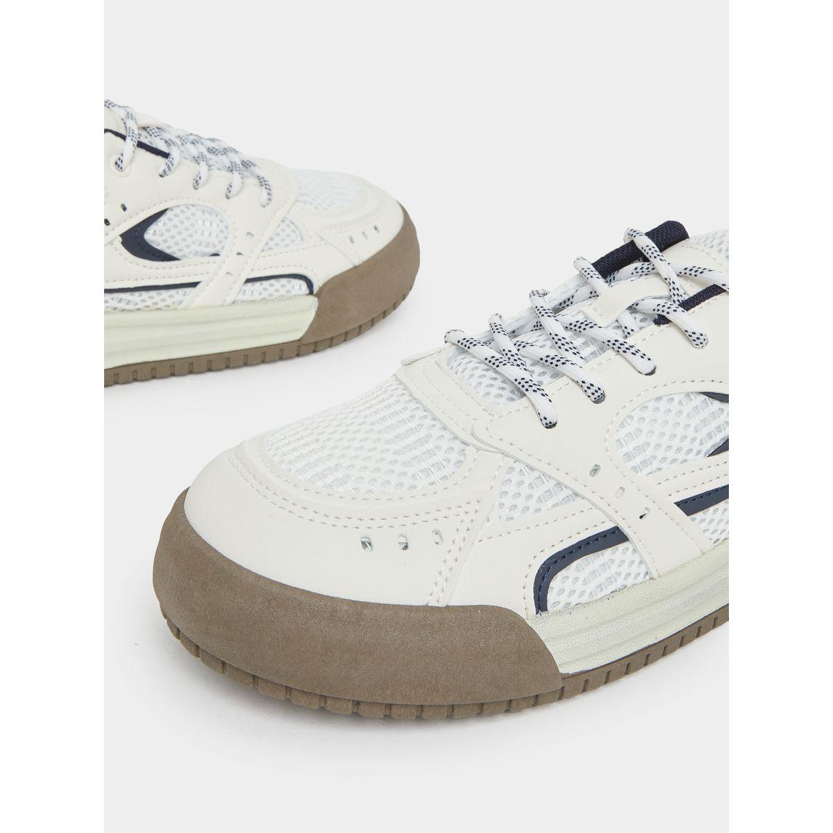 حذاء سنيكرز بتفاصيل بارزة الملمس مع أربطة للإغلاق-women-shoes-sneakers-image-3