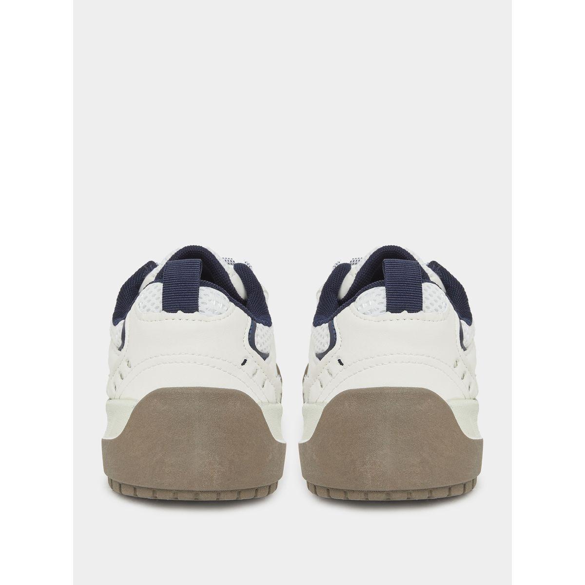 حذاء سنيكرز بتفاصيل بارزة الملمس مع أربطة للإغلاق-women-shoes-sneakers-image-4