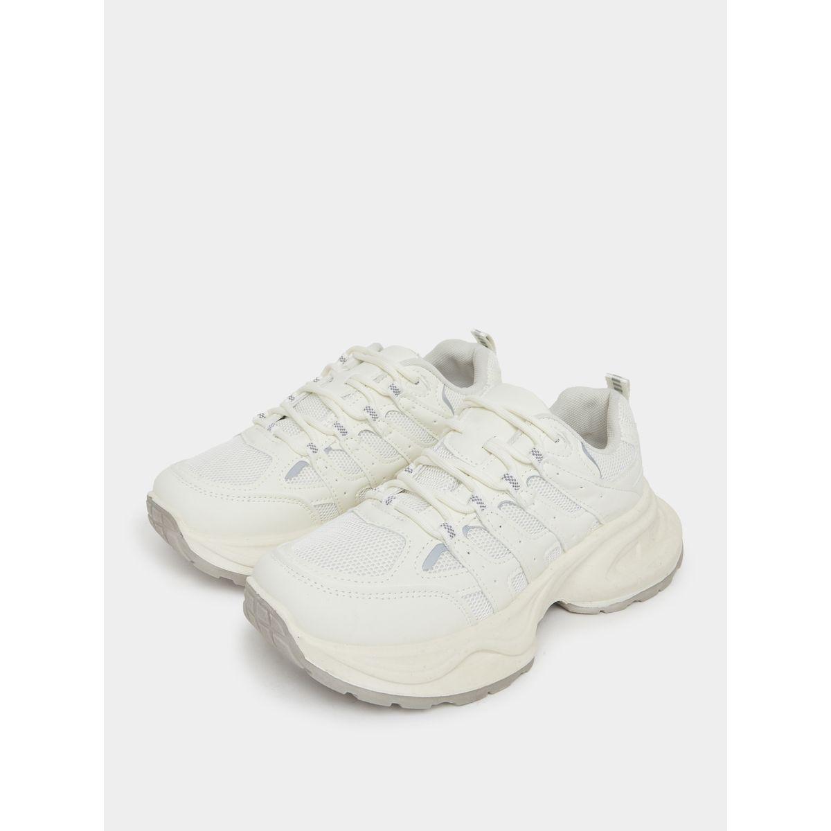 حذاء سنيكرز بتفاصيل بارزة الملمس وأربطة للإغلاق-women-shoes-sneakers-image-2