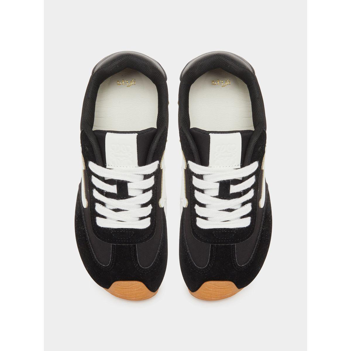 حذاء سنيكرز بتفاصيل شعار الماركة مع أربطة للإغلاق-women-shoes-sneakers-image-5